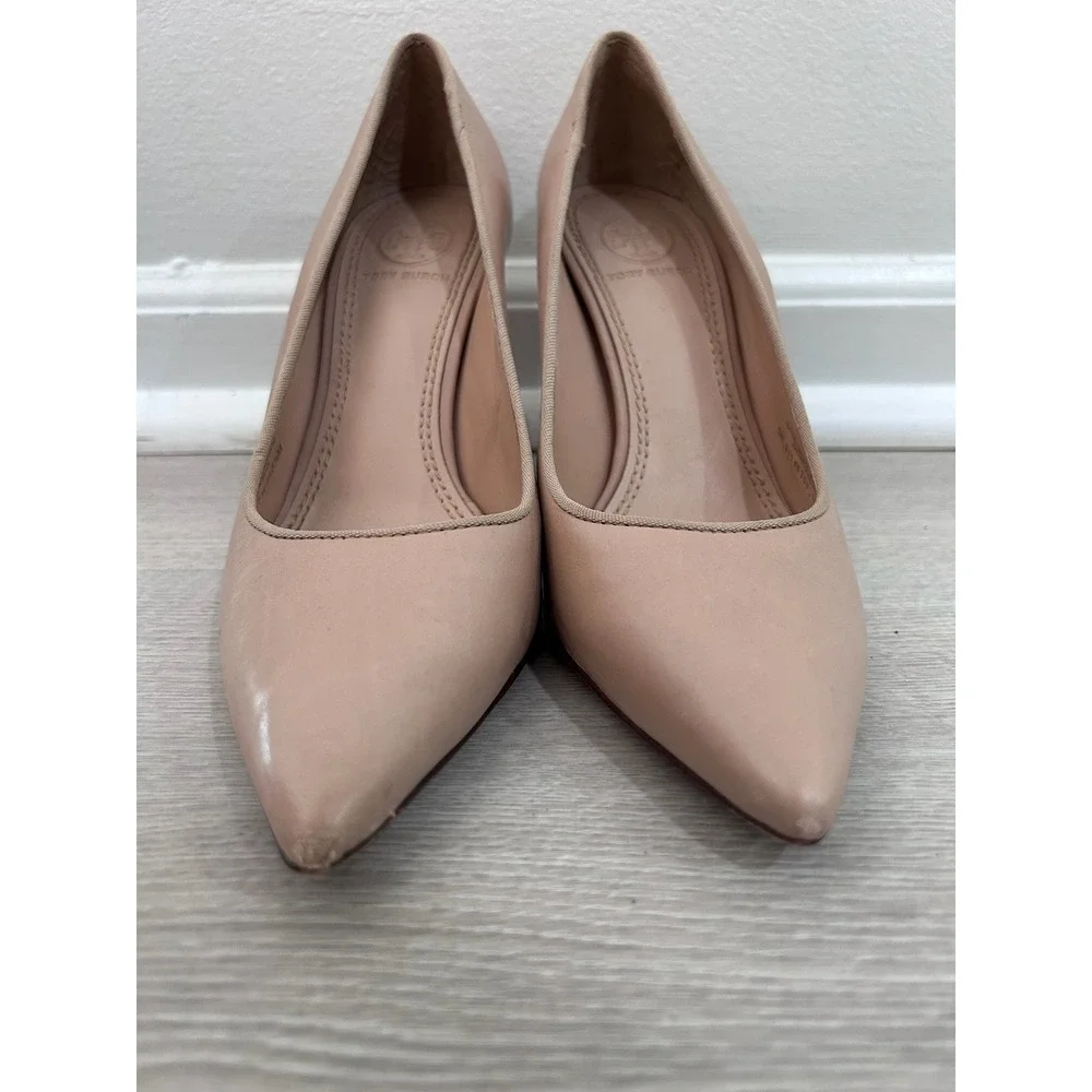 Tory Burch Chelsea Pointed Toe Pumps Light Pink Tan Leather Gold Logo Heels 5.5M